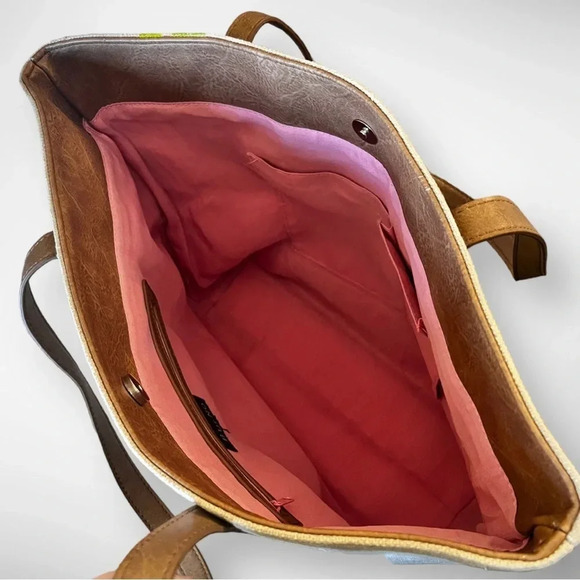 BUENO Embroidered Butterfly Large Tote‎ With Leather Straps and Bottom | EUC - Picture 7 of 10